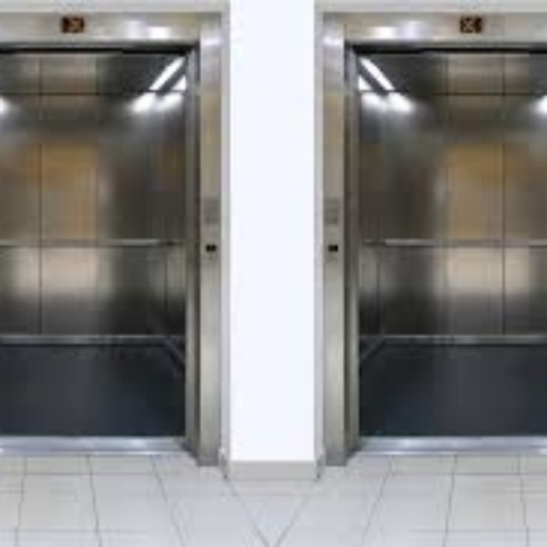 Hydraulic passenger elevator 