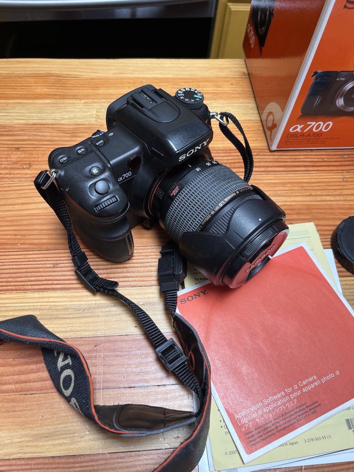 Sony DSLR-A700 alpha Digital SLR Camera