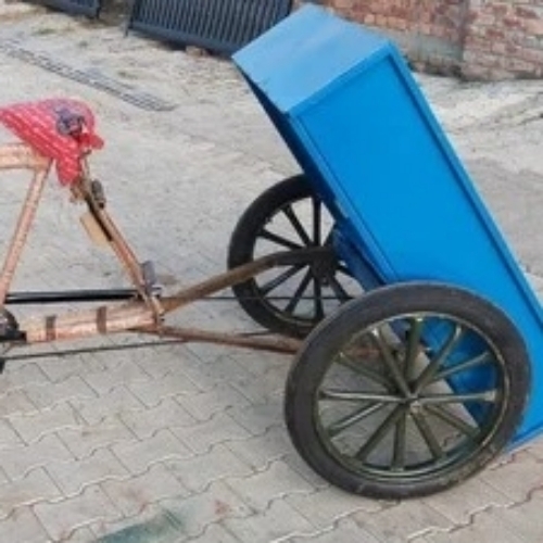 Green garbage tricycle rickshaw 
