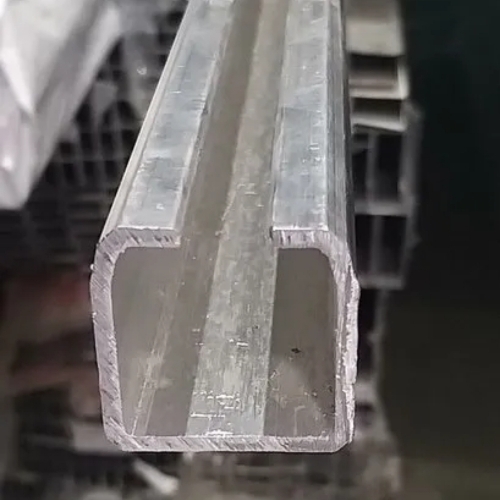 Helm door gear channel