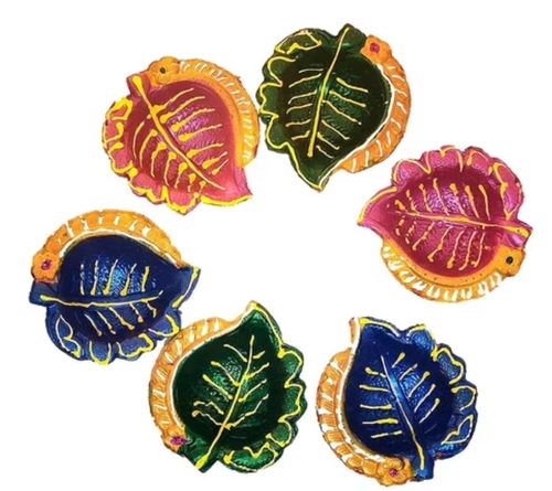Leaf Shaped Decorative Clay Diya Set