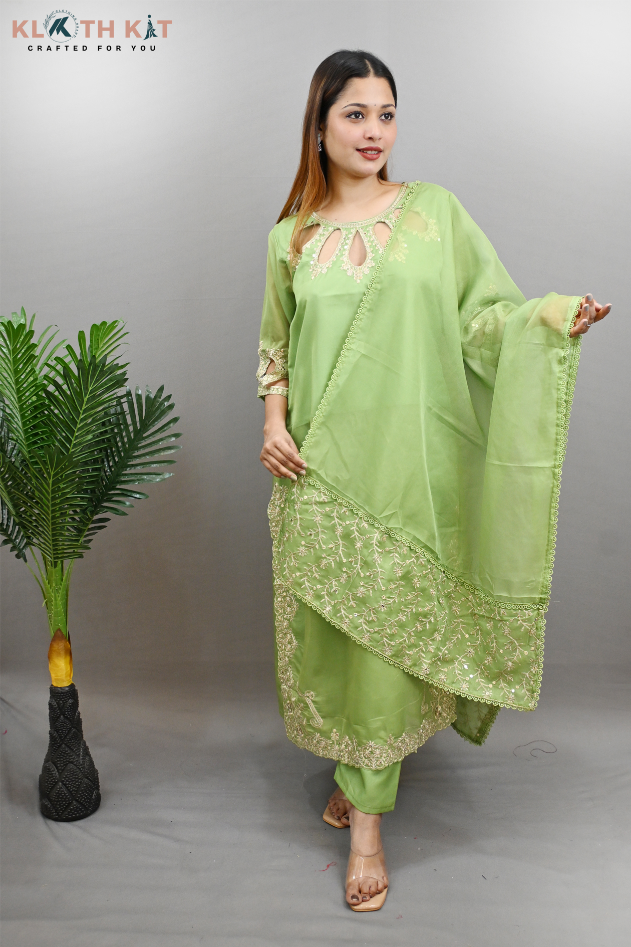 Heavy neck & Sleeve Embroidery Pakistani Style Piece Set