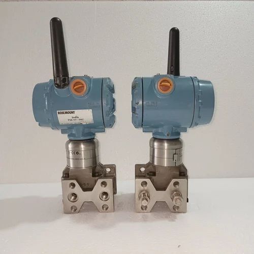 Rosemount 3051 Pressure Transmitter - Color: Green