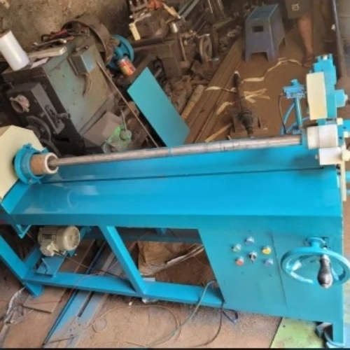 Fully automatic paper core cutting machine