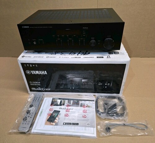 Yamaha R-N303 Network WiFi Bluetooth 2-Ch x 100w Stereo Receiver MusicCast RN303