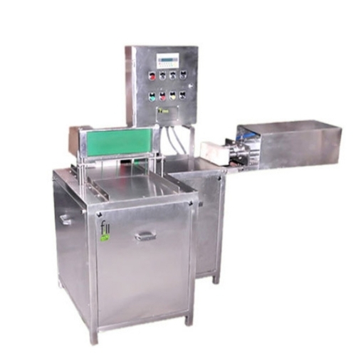 Automatic paneer cating machine