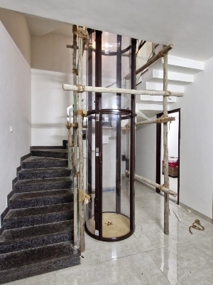 Small Lifts - Capacity: 220Kgs
