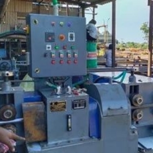 Semi Automatic Round Bar Peeling Machine