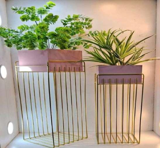 Metal Planter Stand With Pot