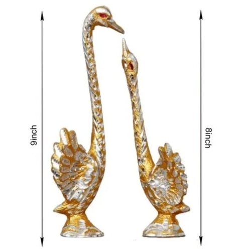 Golden Swan Pair Statue