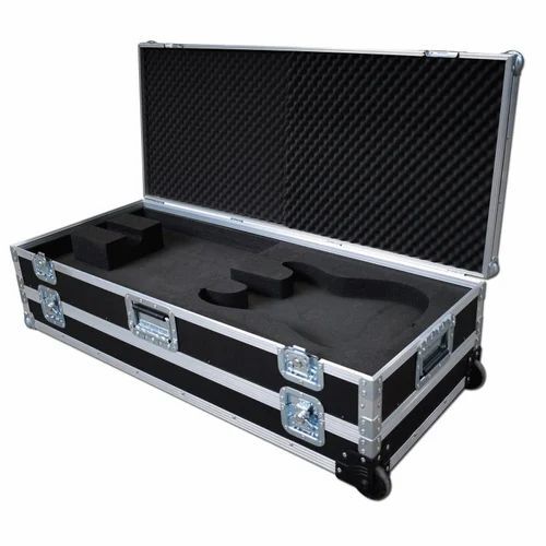 Guitar Flight Case - Body Material: Metal