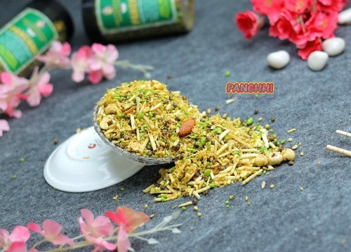Special Dalmoth Namkeen