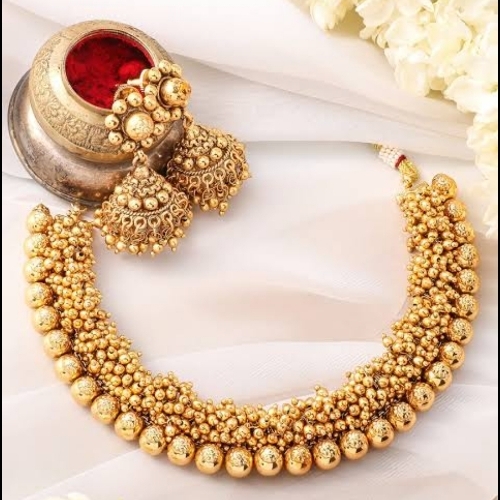 Junk jwellery