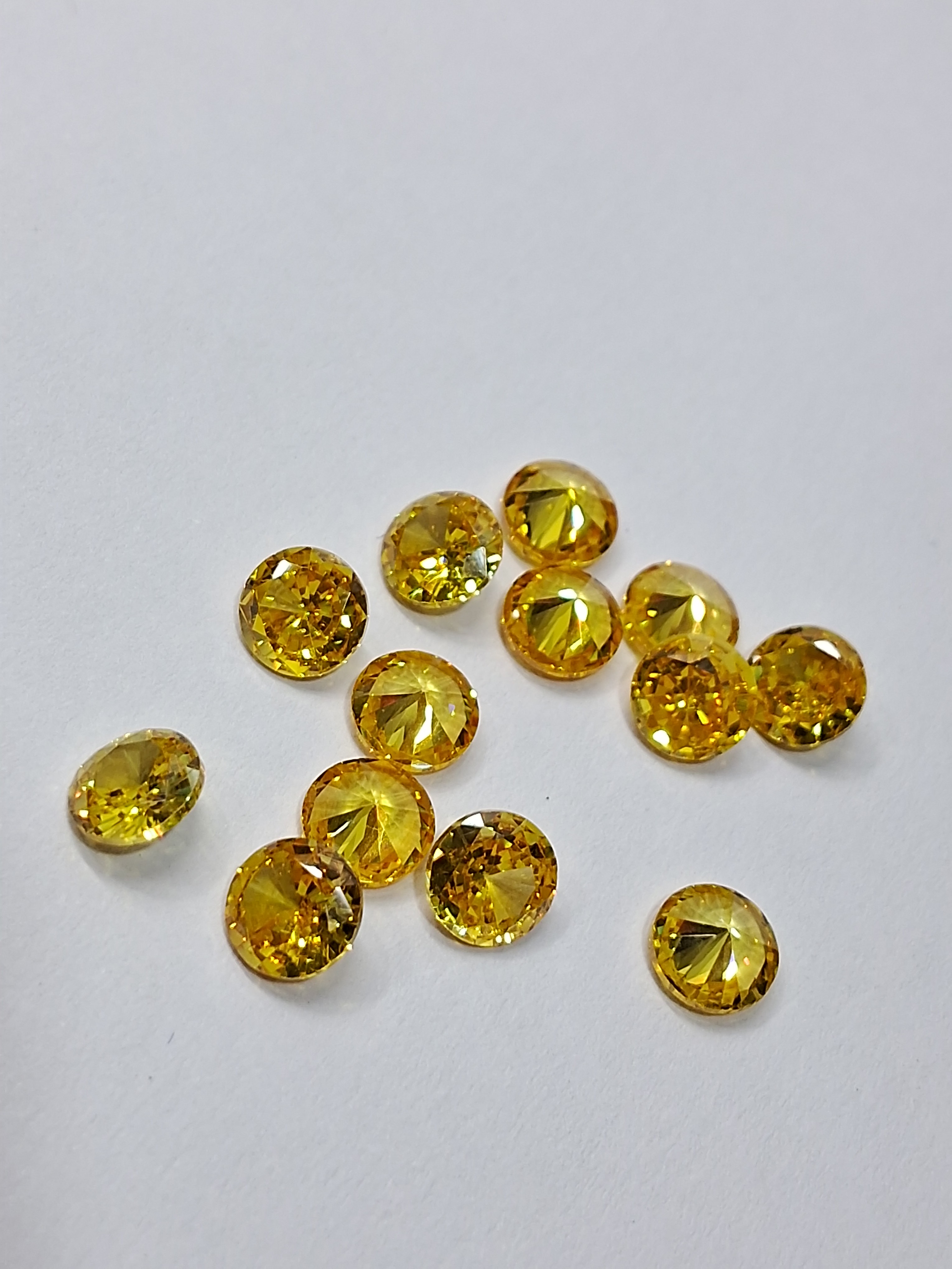 Round Yellow Cubic Zirconia Stone