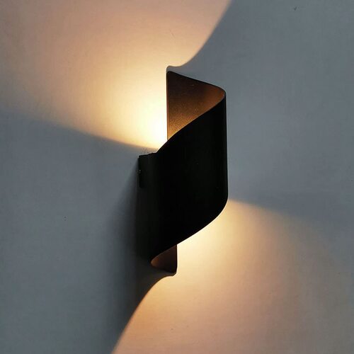 Twist Curve Up & Down Wall Light