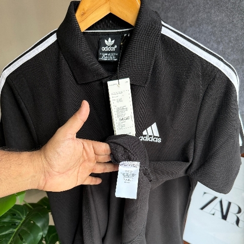 Black t shirt