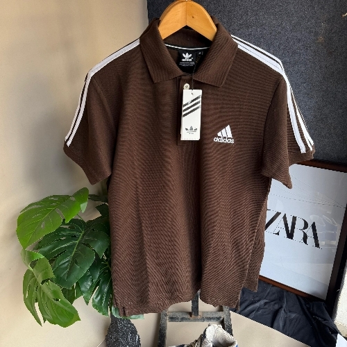 Brown t shirt