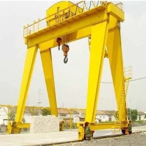 Heavy Duty Gantry Cranes - Color: Yellow