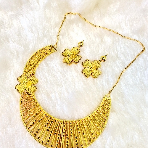 Alloy Gold Plated Necklace Set