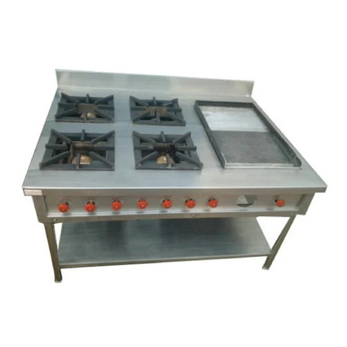 Four Burner Gas Cooking Range With Tawa