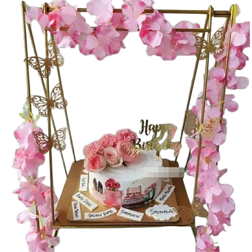 Swinging Cake Stands