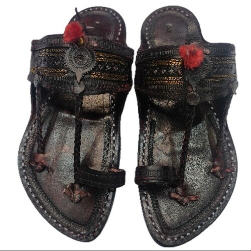Women Kolhapuri Chappals - Color: Black