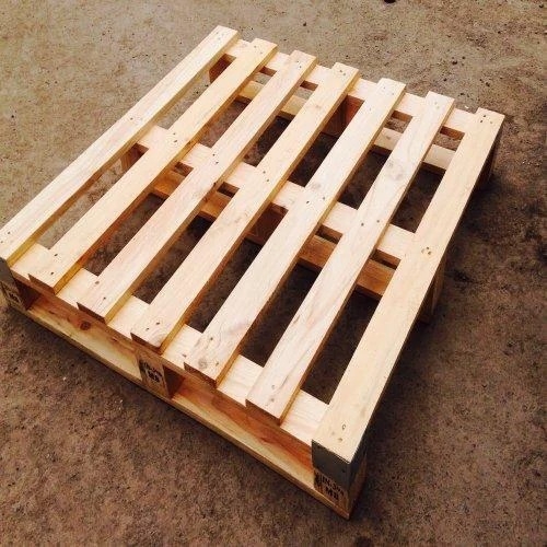 Two way wooden pallet