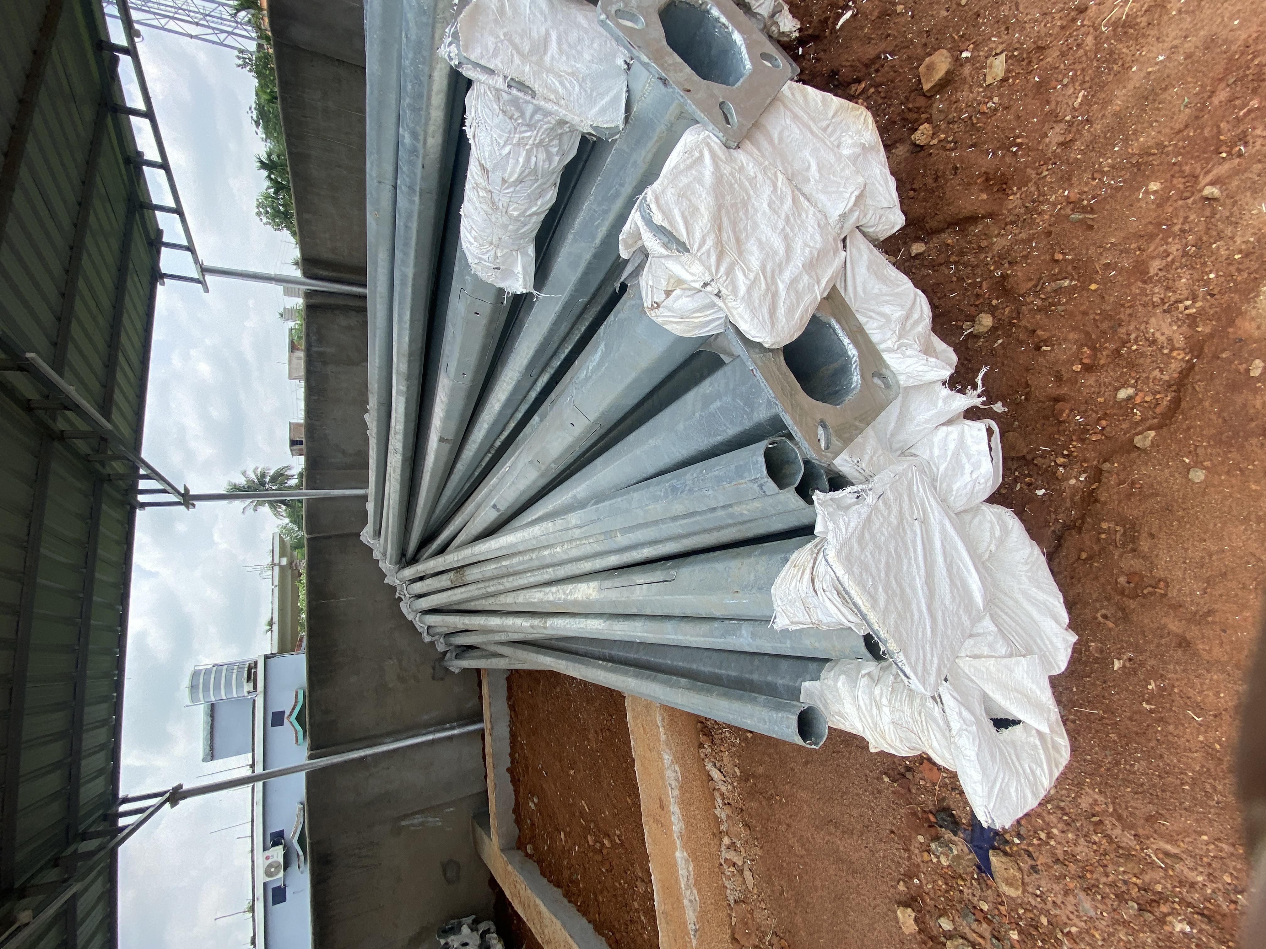 6m Octagonal Gi Street Light Pole - Features: Base Plate 220mm X 220mm X 12mm