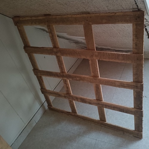 Pallets & Crates