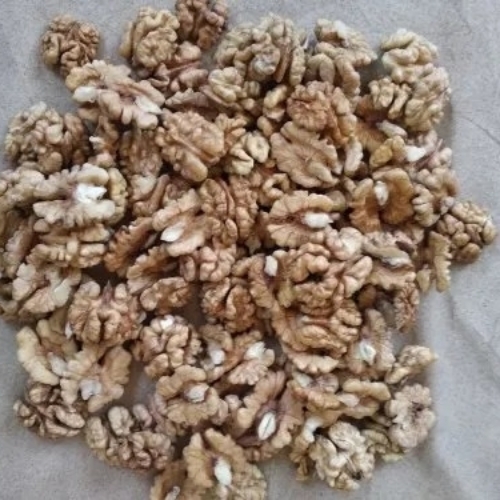Light Half Walnut Kernel