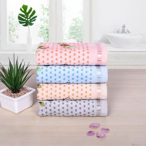 Nova rose & heart bath towel