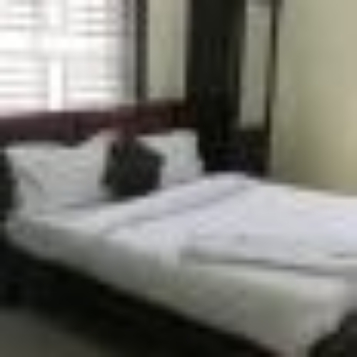 White bed sheet with pillow set