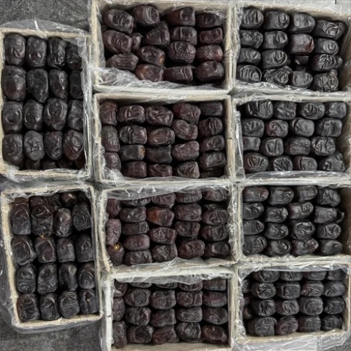 Black Fresh Dates - A Grade, Box Packaging, 99% Purity Level, Standard Size, 6 Months Shelf Life, Store in a Dry Place | FSSAI Certified, Organic, Good Quality