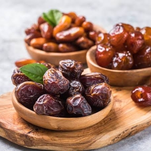 Fresh Dates - Brown Organic, A Grade | FSSAI Certified, 99% Purity, Packaged in Box, Shelf Life 6 Months, Store in Dry Place