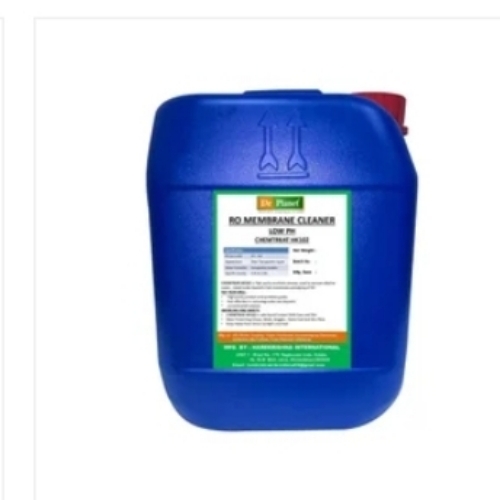 Low ph ro membrane cleaner