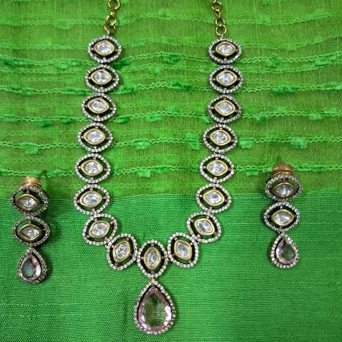 Dimond round necklaces