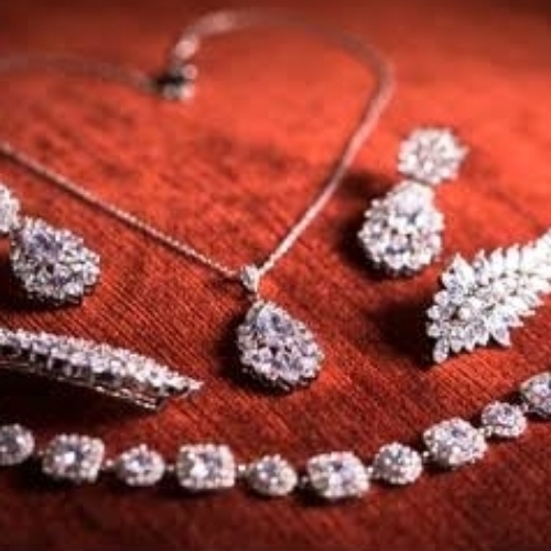 Ladies Necklace Set - Color: White