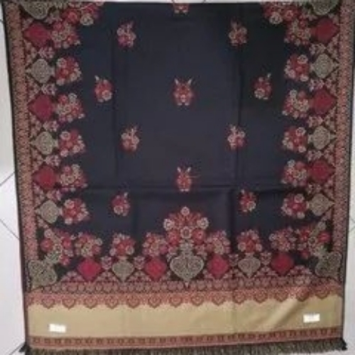Designer Raising Shawl