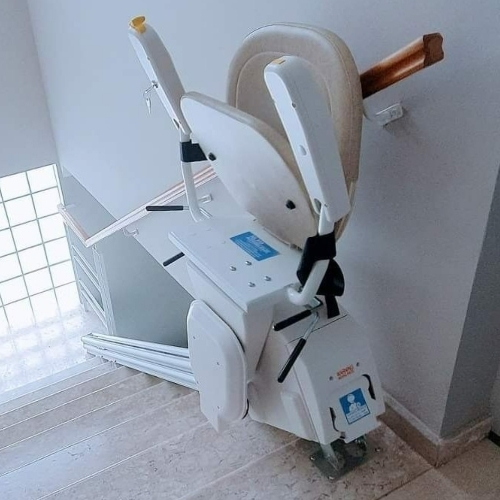 BESPOKE SYNERGY Straight Stair Lift