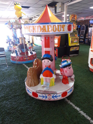 Carousel Ride - Material: Metal