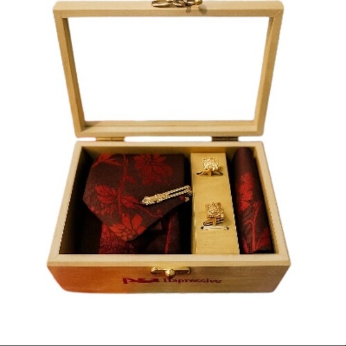 Men Tie - Color: Red