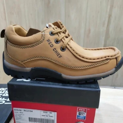 Sports shoes