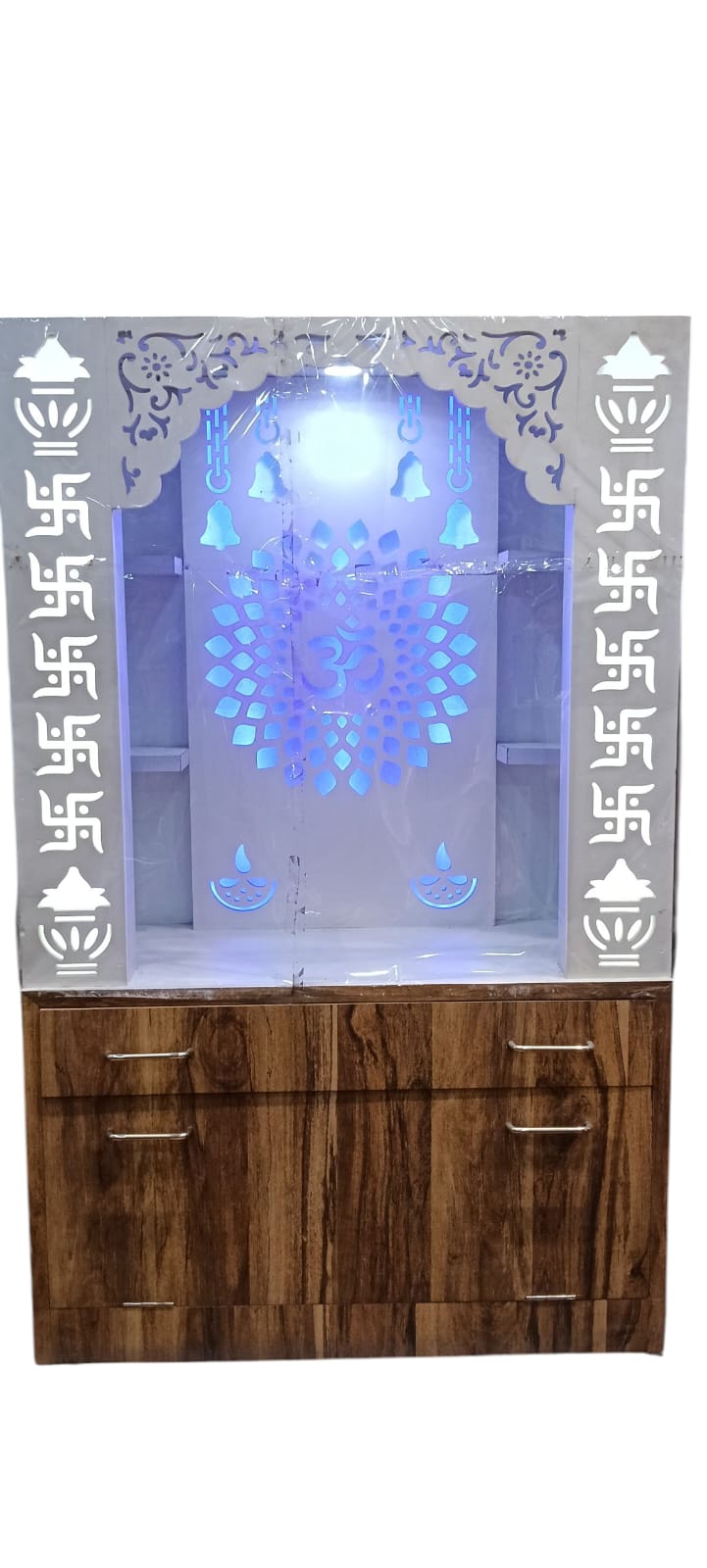 Corian Temple - Color: White & Brown