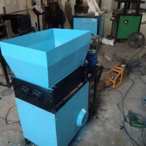 120 Kgs/Hr Plastic Bottle Crusher Machines
