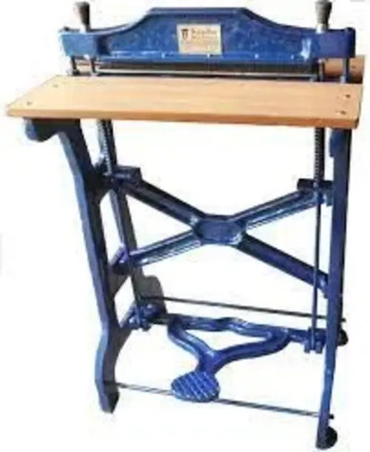 Paper perforating machine