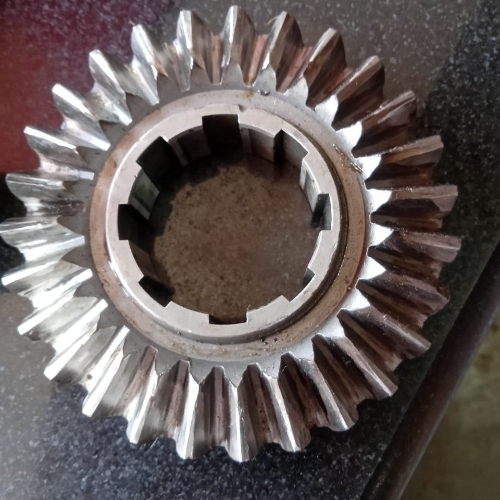 Crown pinion