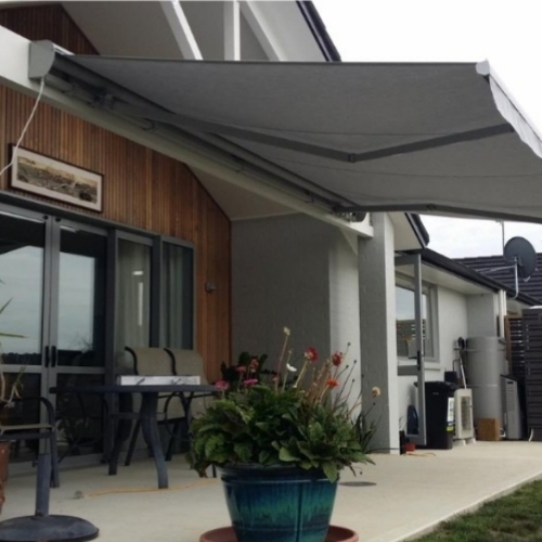 Outdoor Retractable Awnings