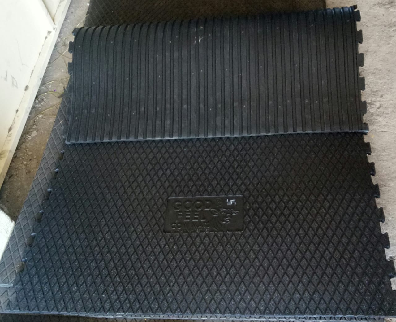 32 Kg Inter Locking Mat - Back Material: Rubber Tpr