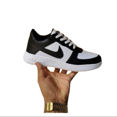 Casual Sneaker Shoes - Color: White And Black