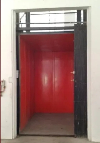 Outdoor Goods Lift